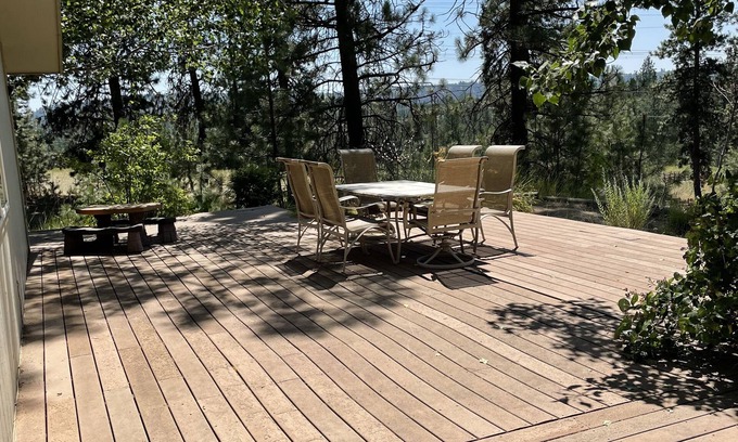 Nine Mile Falls House | Country Home (minutes from state park trails)