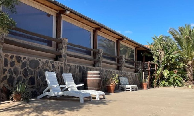 Telde Apartment | Country Home With Horses in Telde