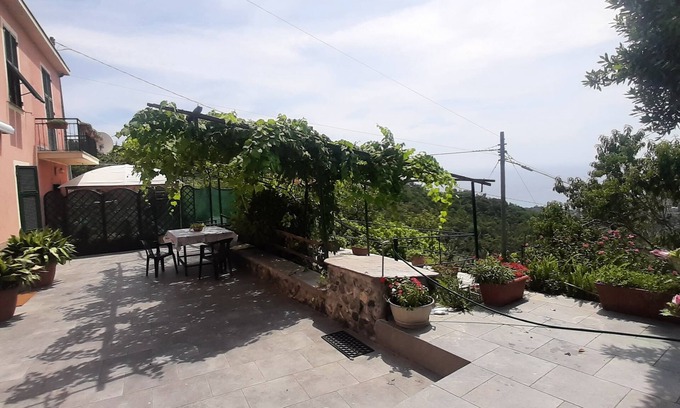 Lavagna House | Country house 6 km from the sea of Tigullio
