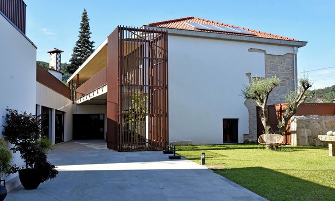 Vitorino dos Piaes Bed & Breakfast | Country house, a cozy and family atmosphere, calm and with a covered heated pool