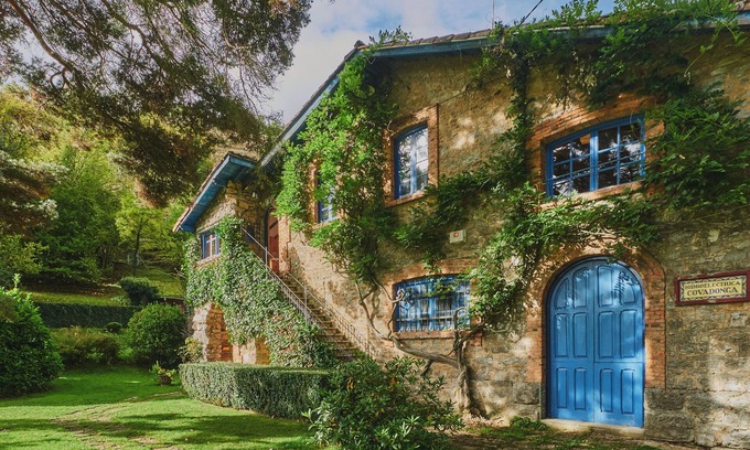 La Pola de Gordon House | Country House 'La Fabrica De Cabornera' with Mountain View and Private Garden
