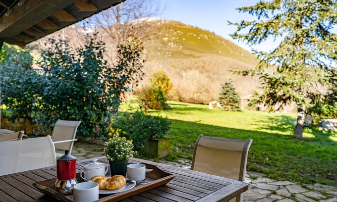 Quiros House | Country House 'La Matuca' with Mountain View, Shared Terrace and Wi-Fi
