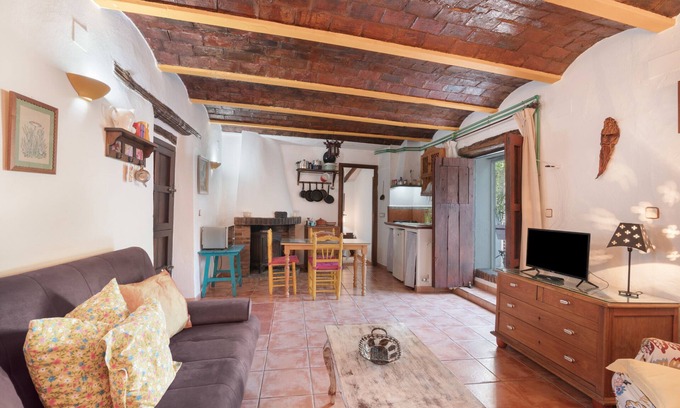 Jabugo House | Country House 'La Rana Verde De Abajo' with Mountain View, Private Pool and Wi-Fi