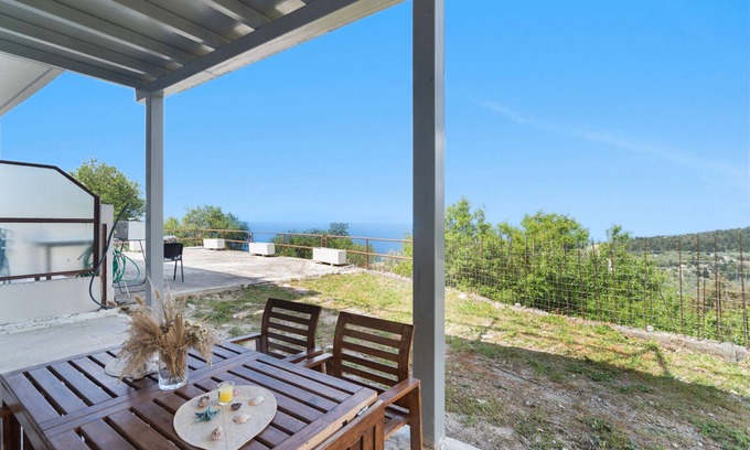 Athani House | Country House 'Villa Andreas' with Sea View, Private Terrace and Wi-Fi