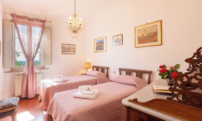 Siena House | Country house with a view of the roof garden