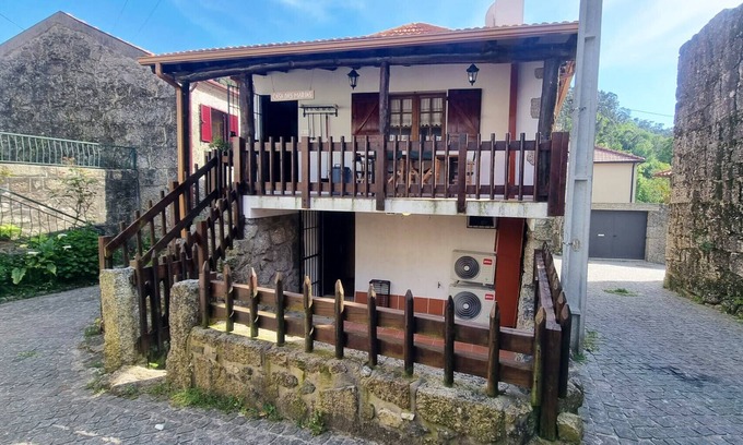 Covide Cottage | Country house with fireplace