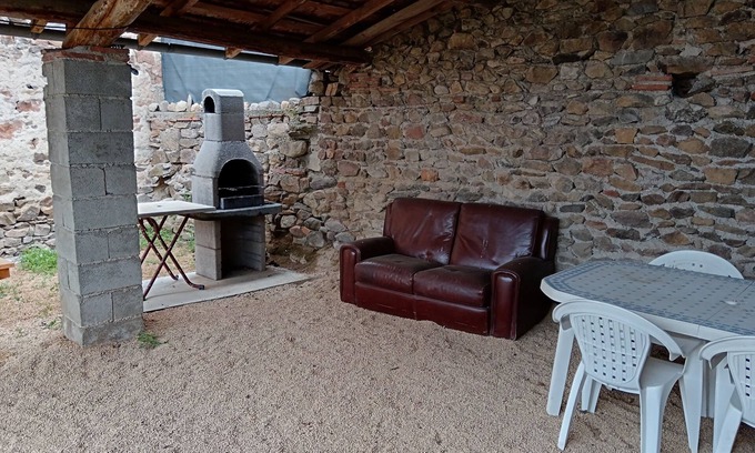 Javaugues House | Country house with private outdoor area with brazier barbecue