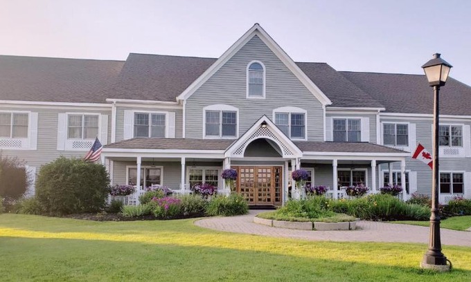 Bangor Hotel | Country Inn at the Mall