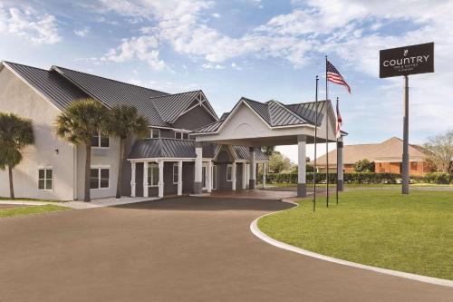 Panama City Hotel | Country Inn & Suites by Radisson, Panama City, FL