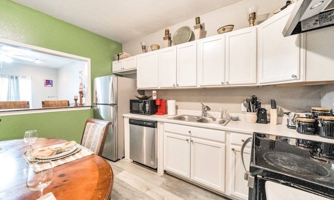 Northeast Houston Apartment | Country Place Two Place For Work Travel and Leisure