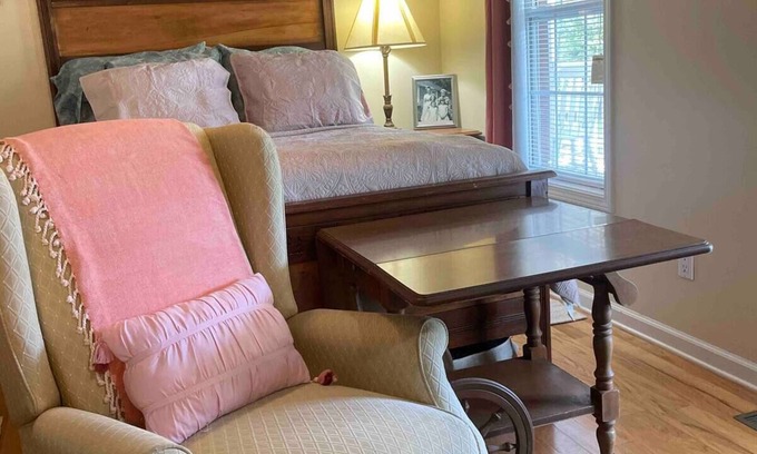 Camden Apartment | Country Sweethearts Private Studio