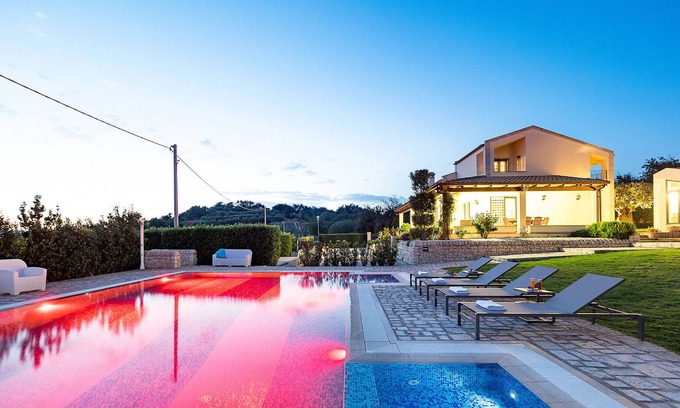Casale Modica Villa | Country villa with pool in Noto, Sicily