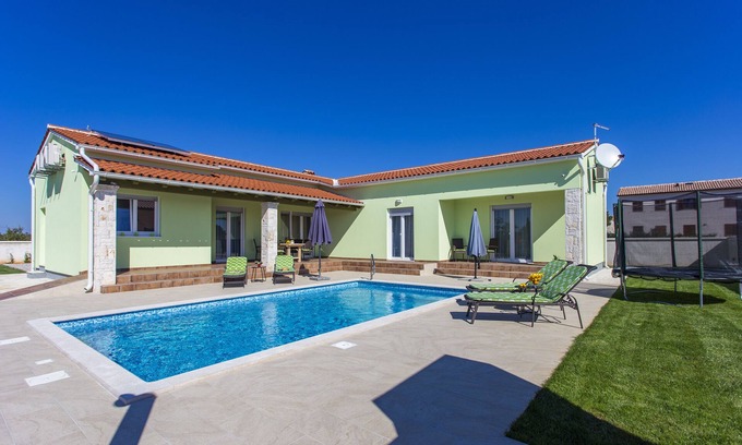 Stokovci Villa | Countryside Comfort Villa with Private Pool in Village Štokovci