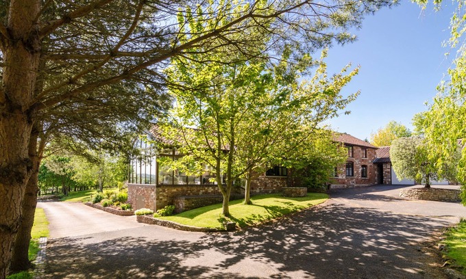 Belluton Apartment | Countryside retreat with stunning views & pool