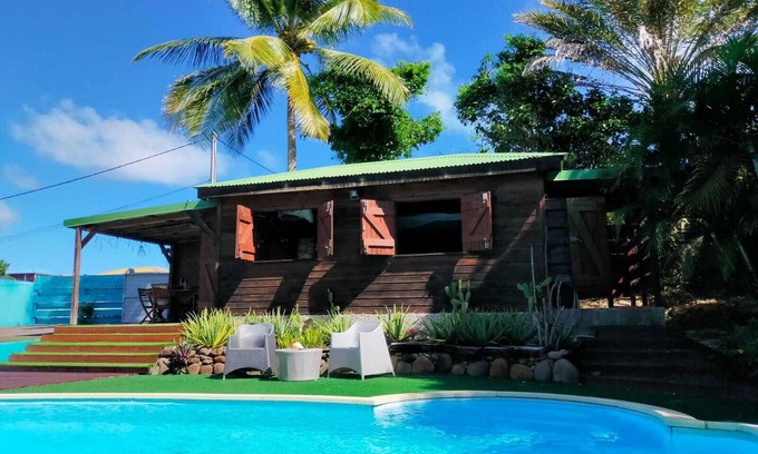 Le Moule House | COUP DE COEUR: charming wooden bungalow with private pool