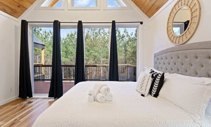 Broken Bow Cabin | Couples - Family - Games - Hot tub - Sauna