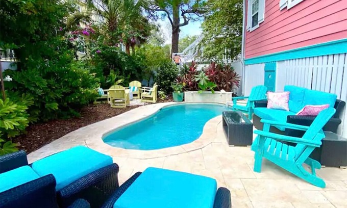 Tybee Island Cottage | Couples Retreat with POOL + FREE Bikes & Golf Cart + Stroll to Beach