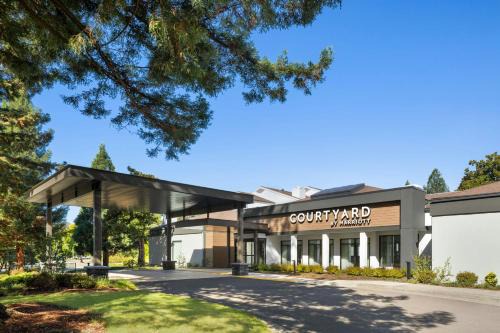 Greenway Hotel | Courtyard by Marriott Portland Beaverton