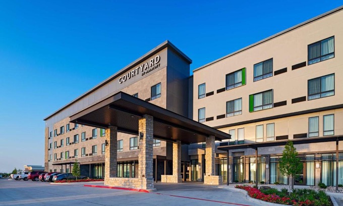 South Arlington Hotel | Courtyard Dallas Grand Prairie