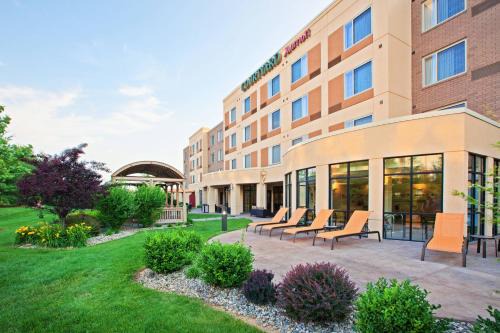 Buechel Hotel | Courtyard Louisville Northeast