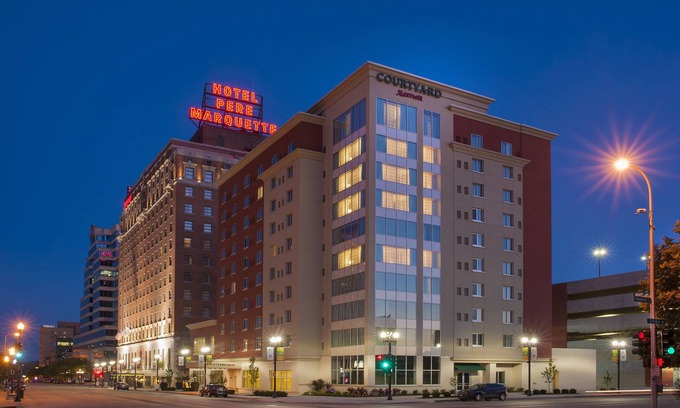 Peoria Hotel | Courtyard Peoria Downtown