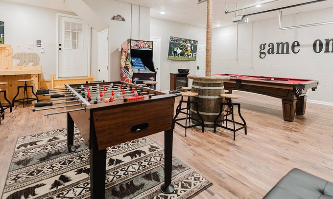 Gatlinburg - Pigeon Forge Cabin | Cove Mountain Rest (3-Bedroom Home) with Pool by RedAwning