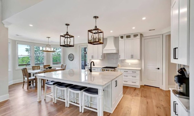 Six Mile House | Coveside Lane Getaway