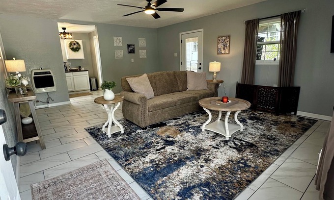 Ozark Cottage | Cozy 1-Bedroom Cottage in Ozark