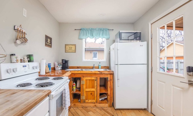 Johnston House | Cozy 1 Bedroom Home S