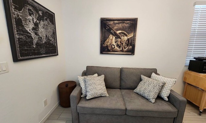 North Las Vegas Apartment | Cozy 1-Bedroom Casita Kitchenette AC, Wi-Fi & In-Unit Laundry in North Las Vegas