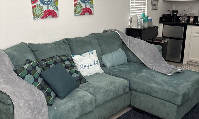 North Las Vegas Apartment | Cozy 1-bedroom apartment in peaceful gated community inNorth Las Vegas with AC
