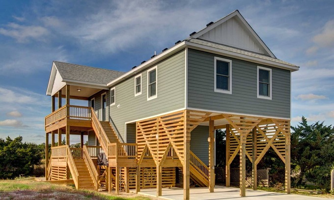 Koru Village House | Cozy 1 BRM+ in newly built house right on the canal.