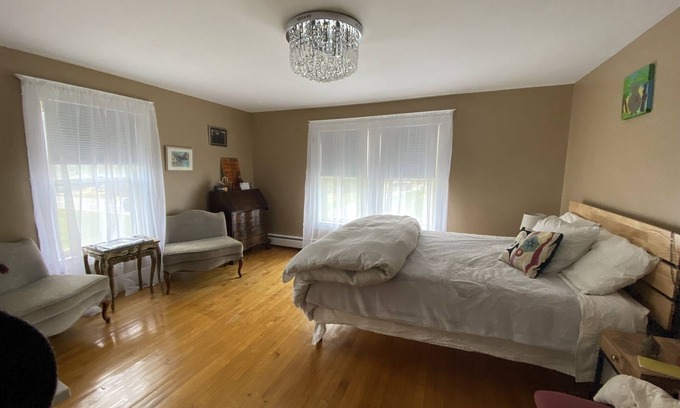 Harrington House | Cozy 1910 Maine Home Central to all Down East Fun !