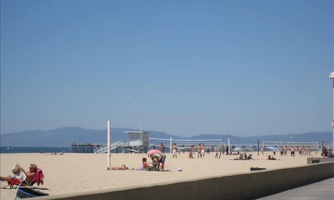 Hermosa Beach Cottage | Cozy 1915 Beach Cottage