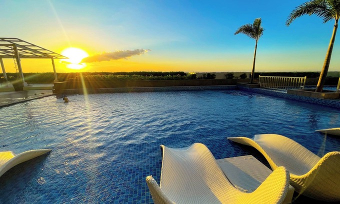 Paranaque Apartment | Cozy 1BR Suite near Okada, Solaire, and 5mins to Airport