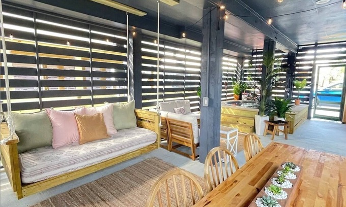 Galveston House | Cozy 2/2 Tiny House: Cowboy Pool, Fire Pit, Swing Bed, Mini Golf & More!