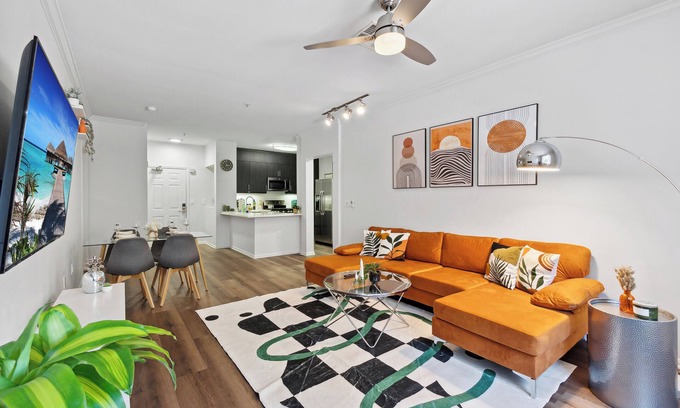 Marina del Rey Apartment | Cozy 2-bedroom apartment in welcoming Marina del Rey! Free parking and pool!