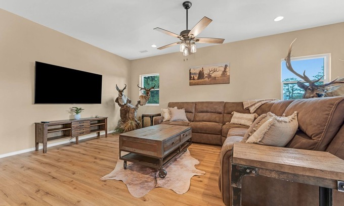 Flagstaff Apartment | Cozy 2-bedroom apartment with WiFi, AC in charming Flagstaff