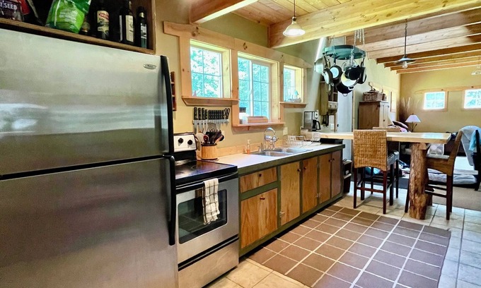 Leavenworth Cabin | Cozy 2-bedroom cabin in beautiful Leavenworth on 35 acres!n