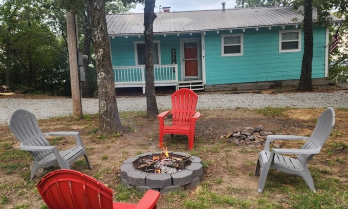 Crowder Cabin | Cozy 2-bedroom cabin by Lake Eufaula with Wi-Fi and Hot Tub