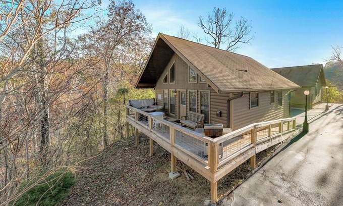 Celina Cabin | Cozy 2 Bedroom Chalet .5 Miles from Dale Hollow Lake #5