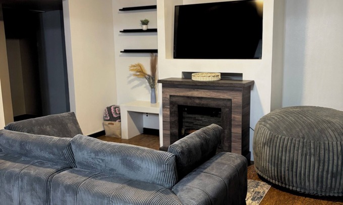 Desert Foothills Estates Condo | Cozy 2-bedroom condo in welcoming Phoenix with WiFi, AC