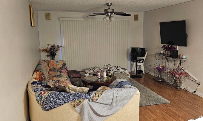 Driftwood Condo | Cozy 2-bedroom condo with AC, fitness room in superb Hollywood