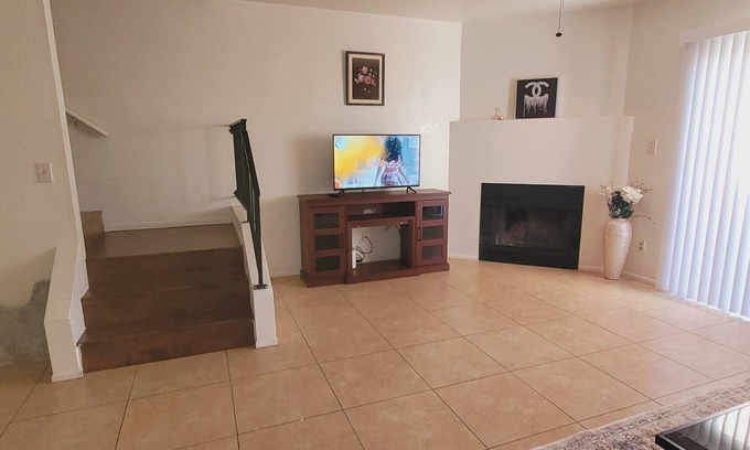 Casas Adobes House | Cozy 2-bedroom townhome in charming Tucson with AC, WiFi. Located NW of Tucson .