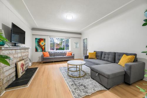 Fraserview Villa | Cozy 2-Bedrooms House in Vancouver