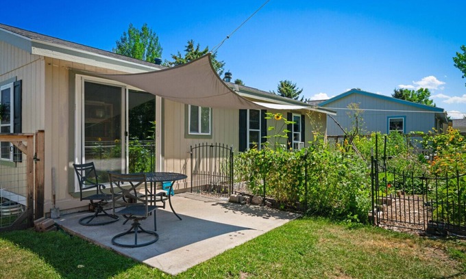 Bozeman House | Cozy 2 BR with Outdoor Seating and Mountain Charm
