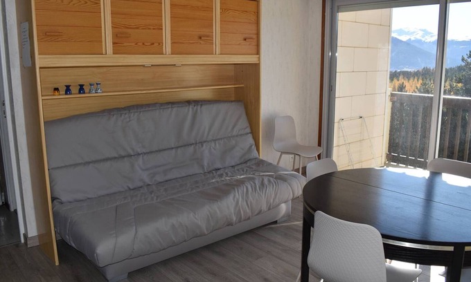 Pyrenees 2000 Apartment | Cozy 2-Room Apartment for 6 with Mountain Views, Terrace & Private Parking in Bolquère