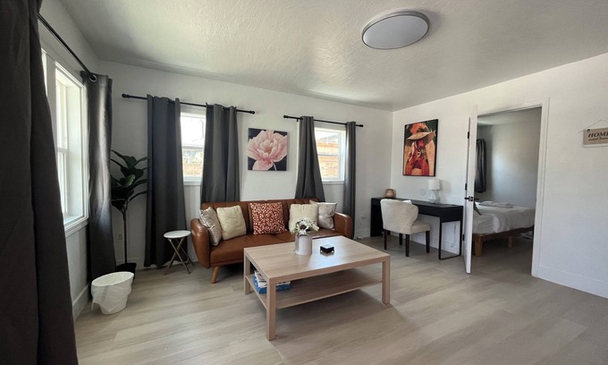 Burbank Apartment | Cozy 2b2b Home in Central San Jose