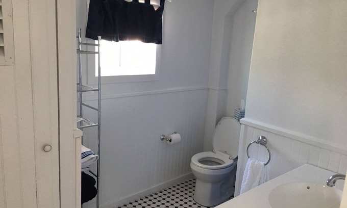 Matunuck House | Cozy 2bdr Matunuck Beach Cottage