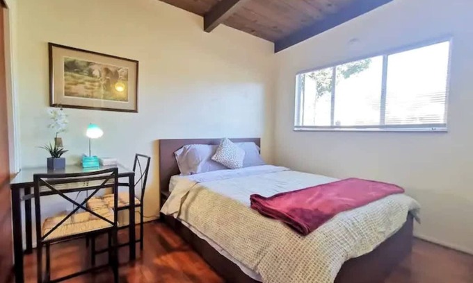 Richmond Annex Apartment | Cozy 2BR 1Bath with Parking near Univ of Berkeley